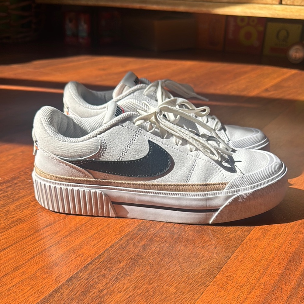 Nike Court Legacy Lift